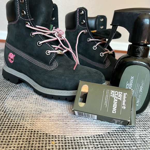 Timberland Women’s Premium Leather boots (Size 8M) - Picture 6 of 6